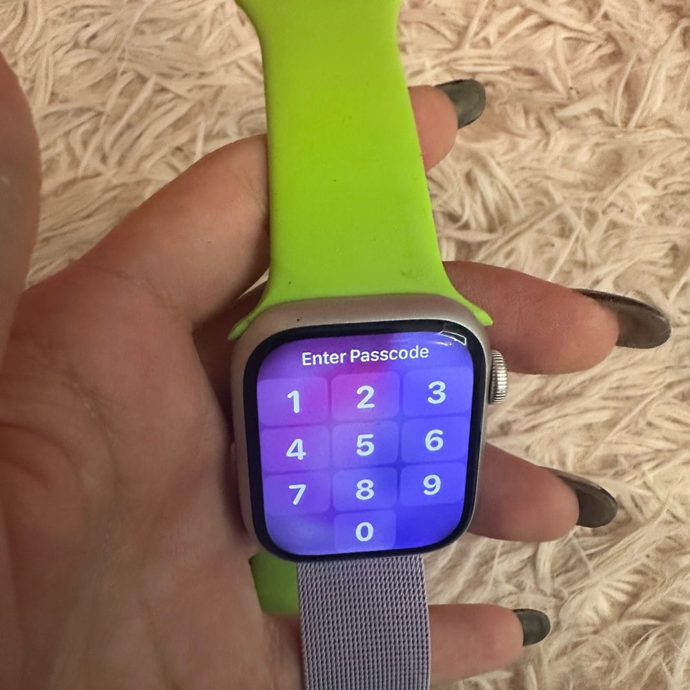 💕 lime green Apple Watch band - Picture 2 of 2